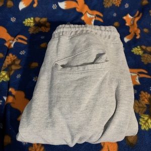 Carbon gray small sweatpants
